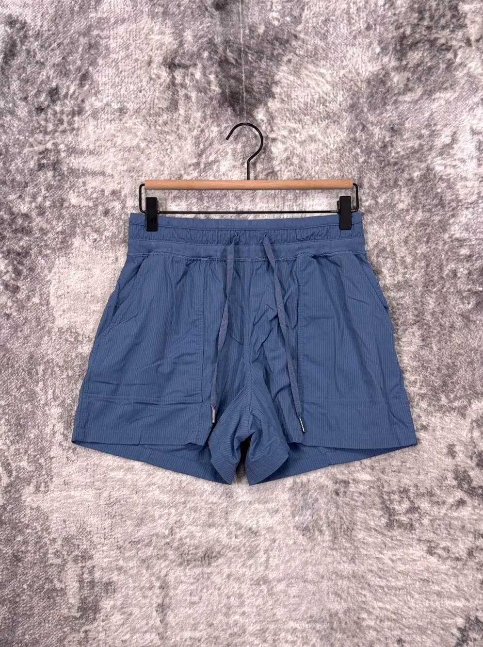 Lululemon Dance Studio High Rise Shorts 6 Womens Blue 3.5
